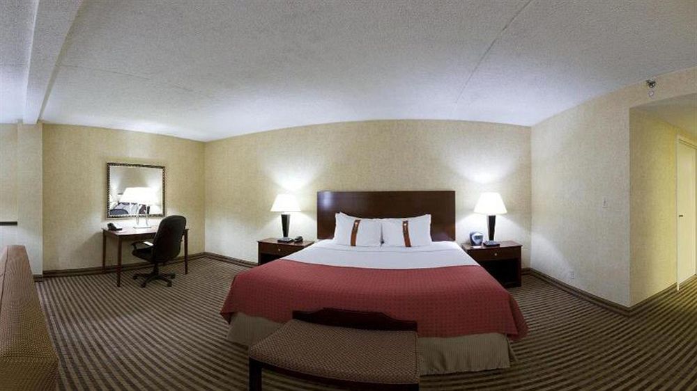 Holiday Inn Allentown Center City Exterior photo